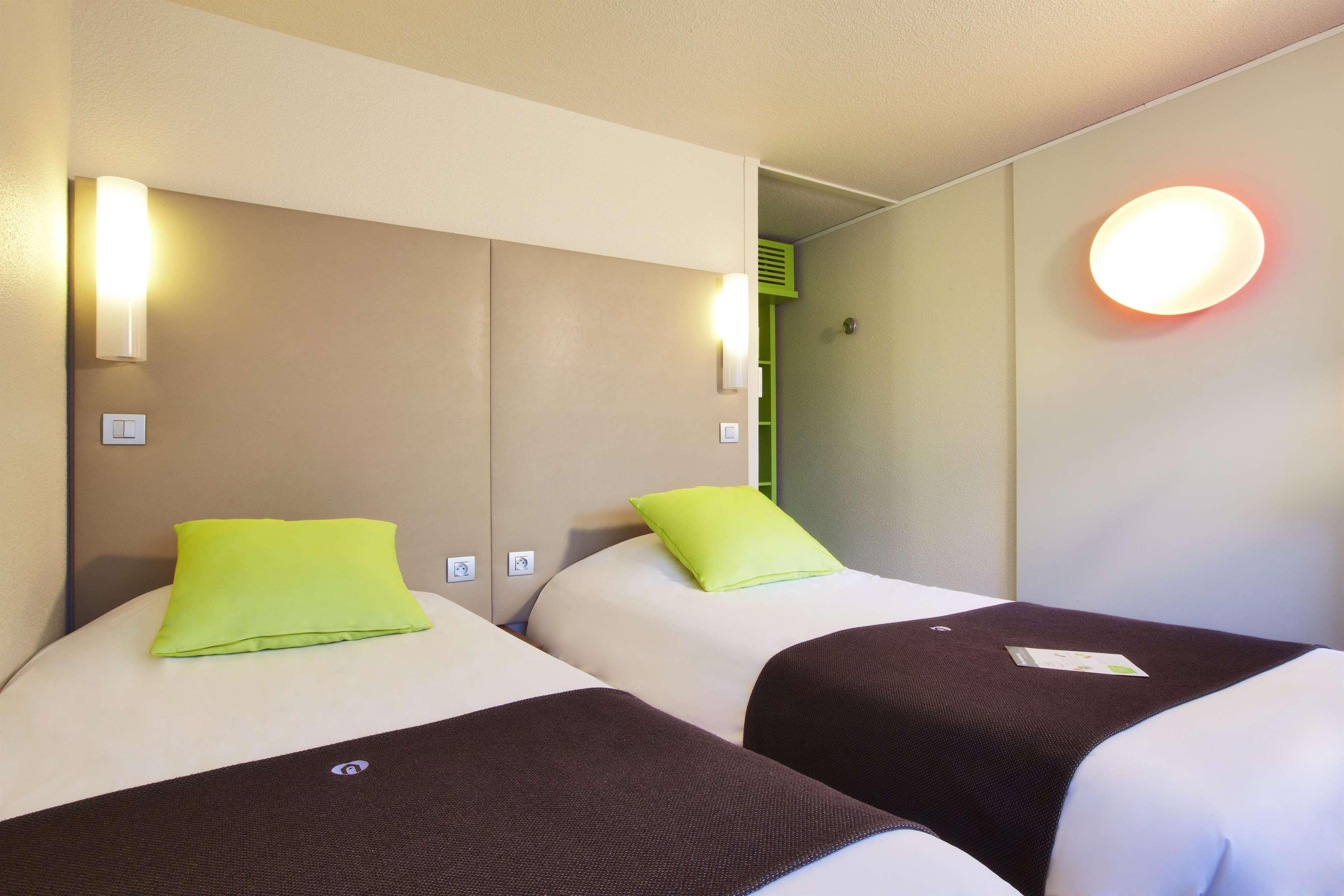Campanile Vierzon Hotel Exterior photo